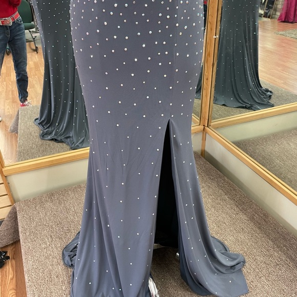 Wow $275 WOW Stunning Formal Gown by JOVANI Grey Size 6 LAST REDUCTION NEED SALE - Picture 2 of 14
